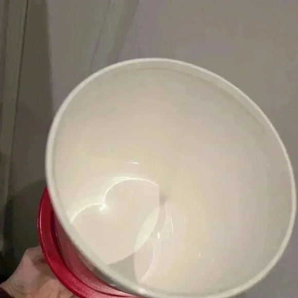 Vintage Disney Christmas Tupperware canisters - Picture 9 of 10